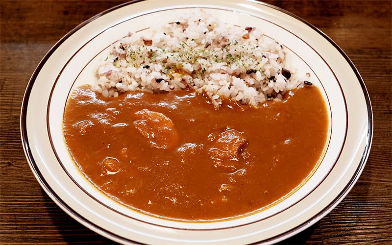 赤ワインで煮込んだカレー